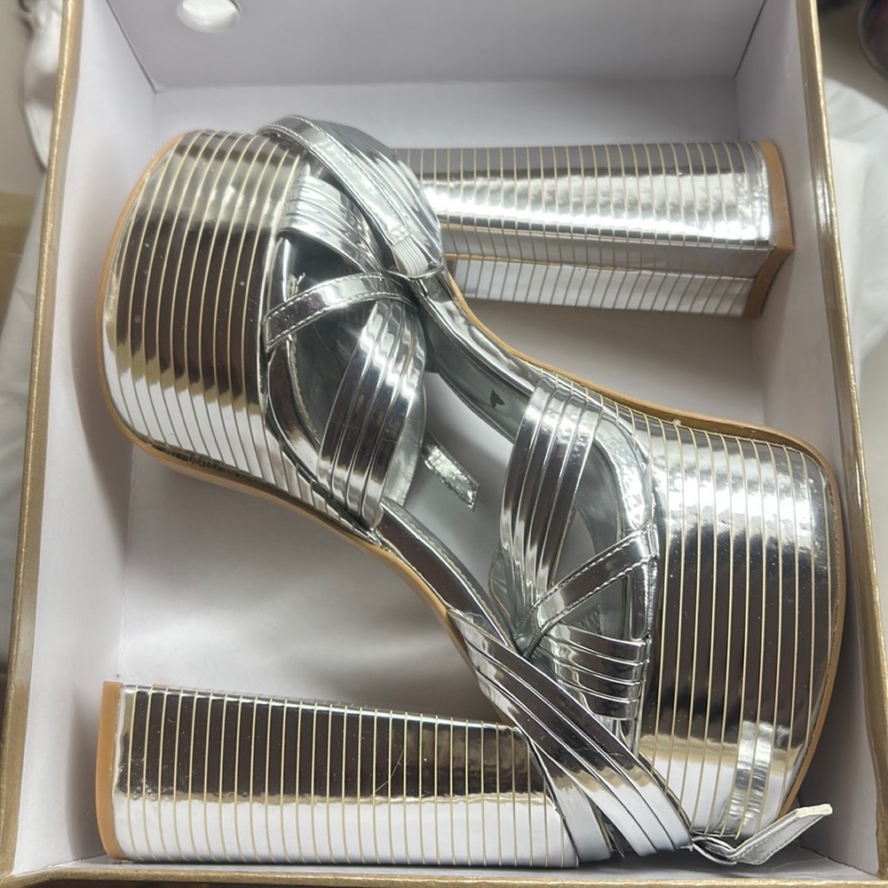 Stylish Metallic Platform Sandals